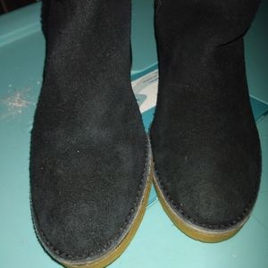 Ladies size 7 UGG boots w/heel